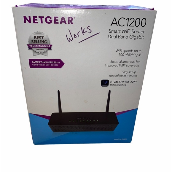 Netgear AC1200 smart WiFi router - Picture 1 of 6